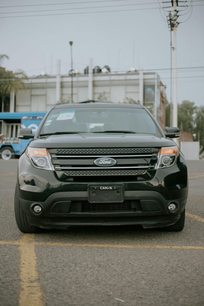  Parked Black Ford car